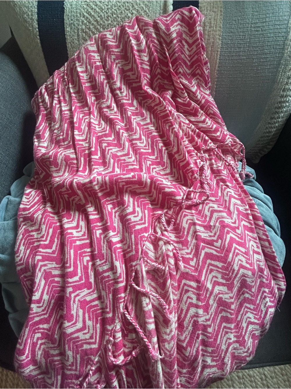 Jules Smith Pink and Cream Zigzag shawl/wrap